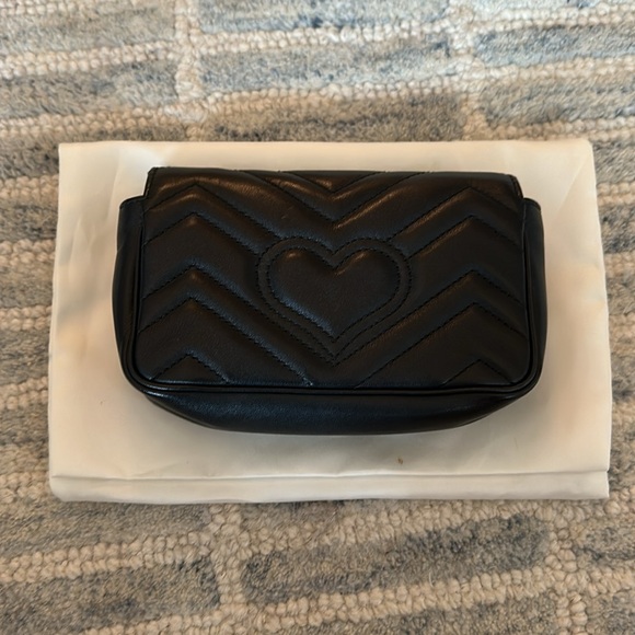 Gucci Black GG Marmont mini shoulder bag - Picture 4 of 10